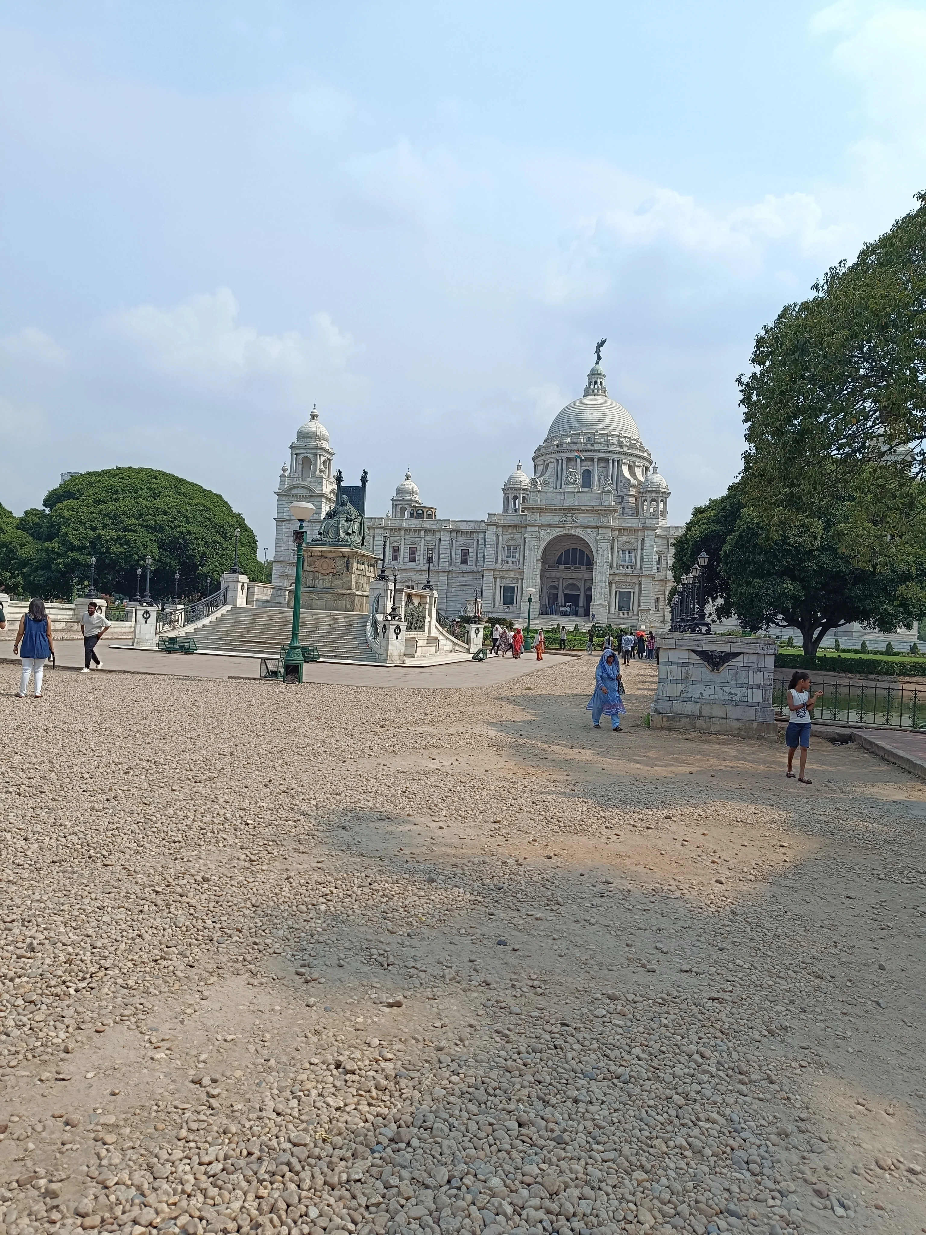 Victoria Memorial in Kolkata, viewed from its front entrance